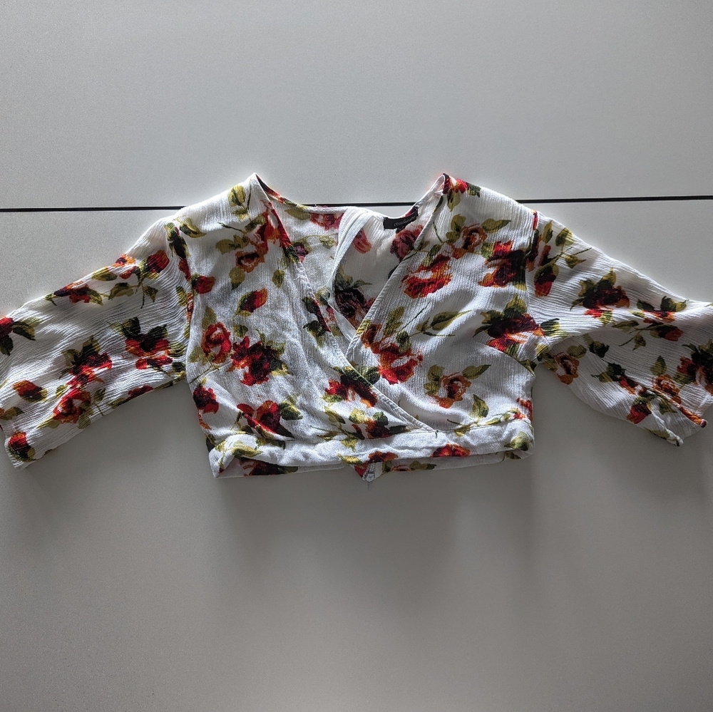Floral Flare Sleeve Crop Top